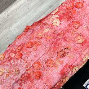 Bavlněná látka TIE DYE EMBROIDERY Poppy design K II.třída