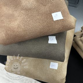 Balík látek Umělá kůže oděvná 019