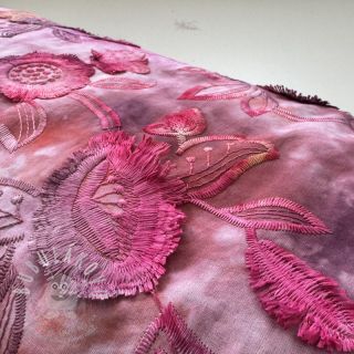 Bavlněná látka TIE DYE EMBROIDERY Flora design D