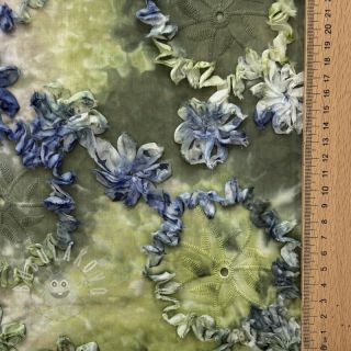 Bavlněná látka TIE DYE EMBROIDERY Eva tape design A