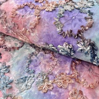 Bavlněná látka TIE DYE EMBROIDERY Eva tape design C