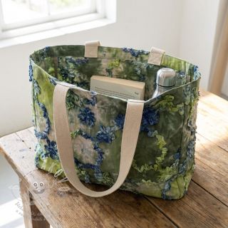 Bavlněná látka TIE DYE EMBROIDERY Eva tape design A