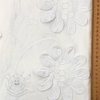 Bavlněná látka EMBROIDERY Bellagio white