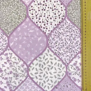 Bavlněná látka Flowers patchwork lilac