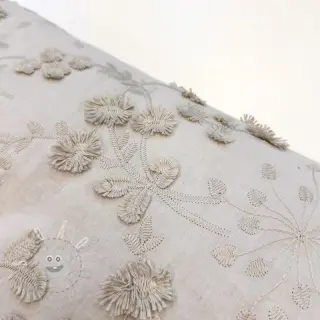 Bavlněná látka EMBROIDERY Catchy leaves beige