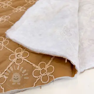 Prošev Flower design light brown