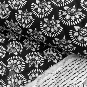 Bavlněná látka VOILE STEPPED Bouquet flowers black digital print
