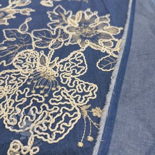 Bavlněná látka JEANS EMBROIDERY Bouquet blue