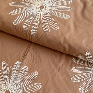 Bavlněná látka EMBROIDERY Flowie cinnamon
